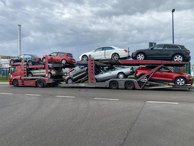 Transport auto pe platformă Romfour, încărcătură mixtă