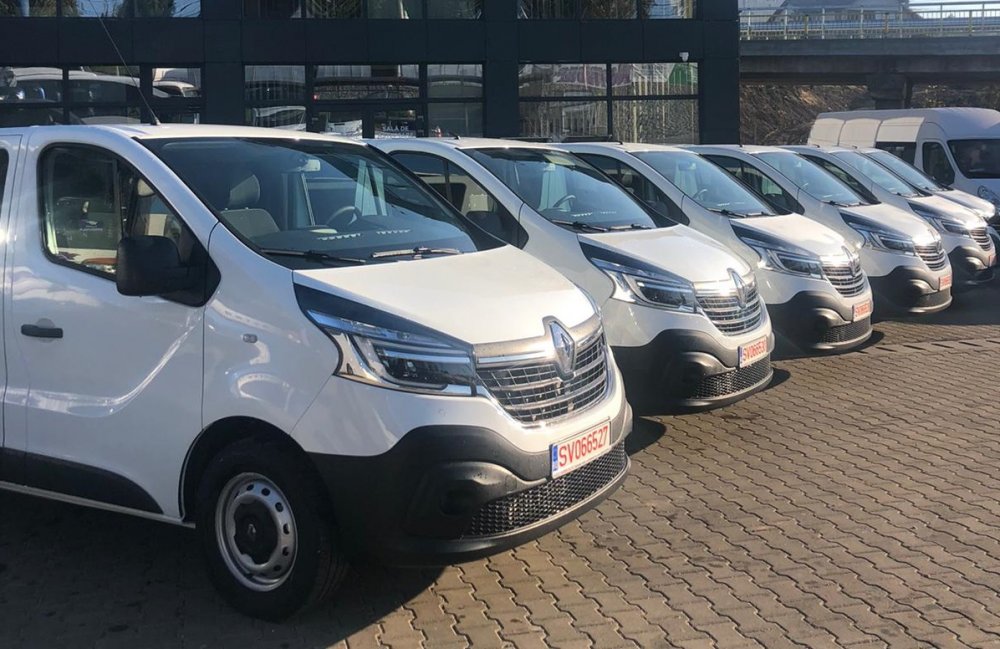 inchiriere minibus