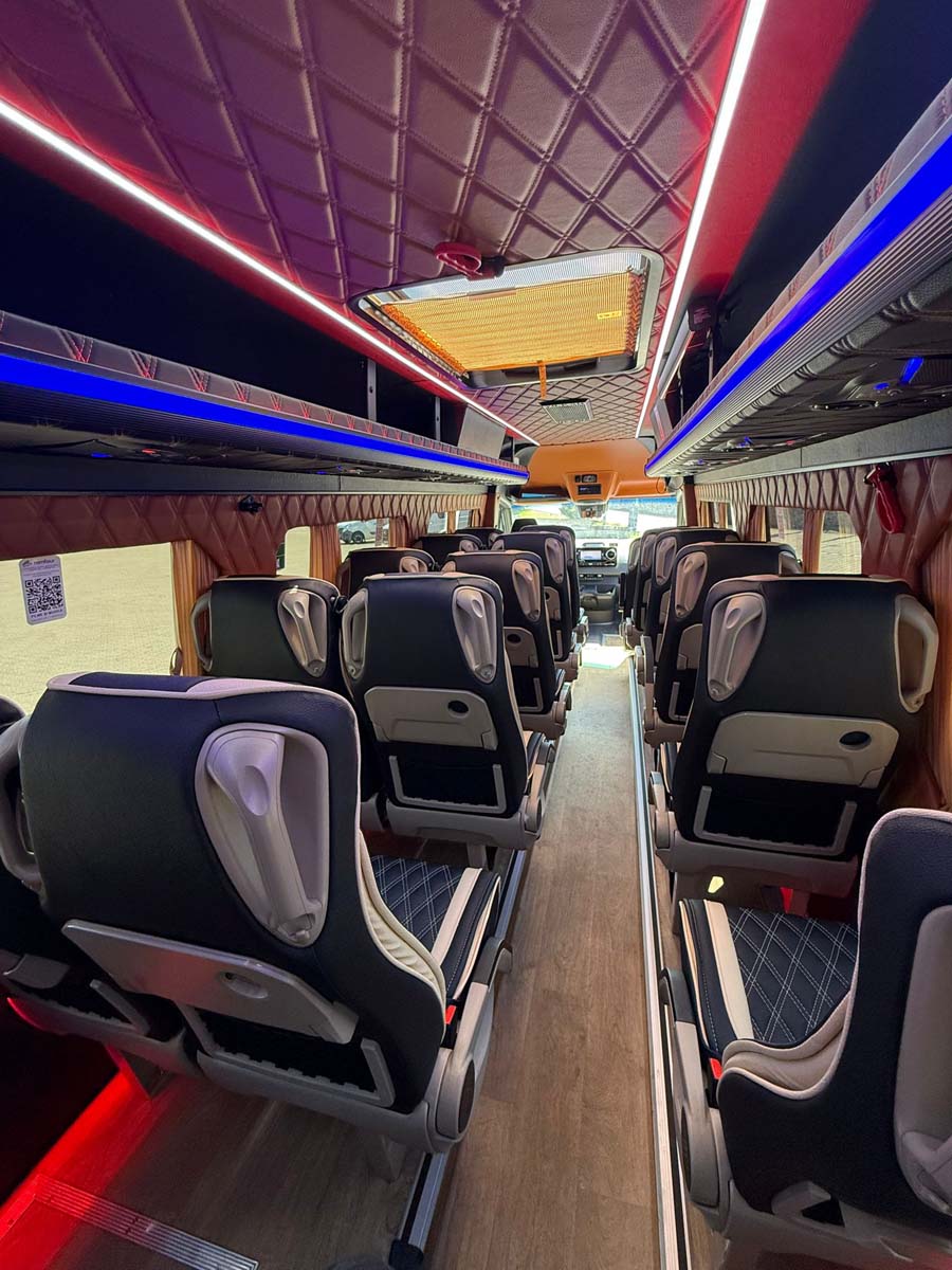 Mercedes-Benz Sprinter – microbuz de închiriat Suceava